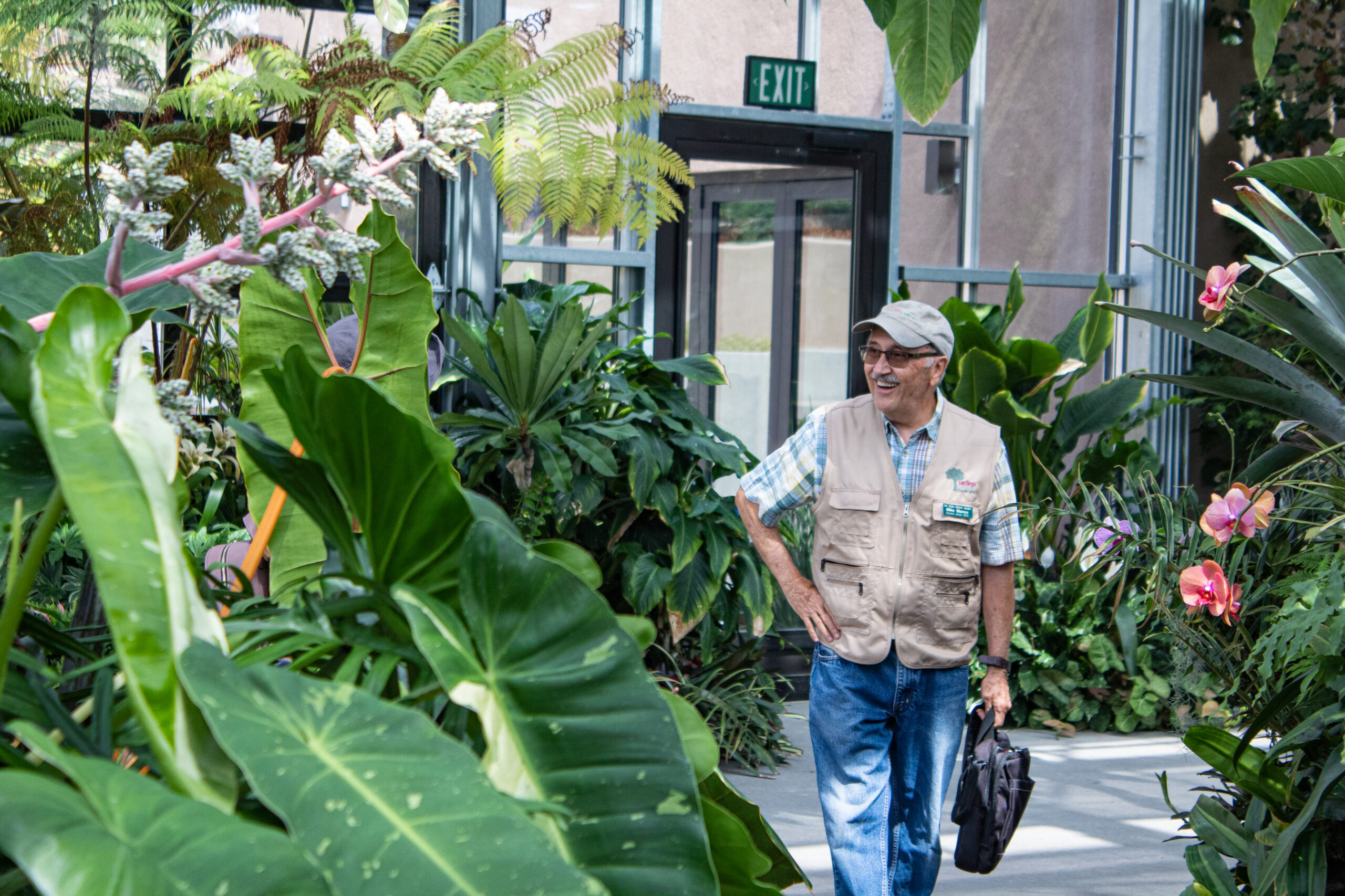 Conservatory Volunteers - San Diego Botanic Garden